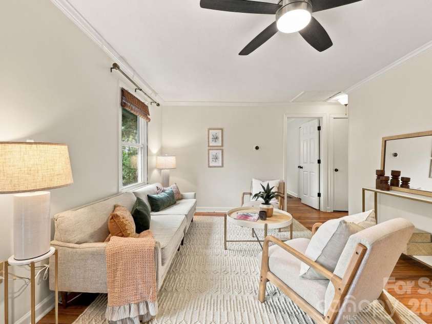 21 Balsam Avenue, Asheville, NC 28806.  MLS# CAR4423009, YatesRealty ID 52913. 