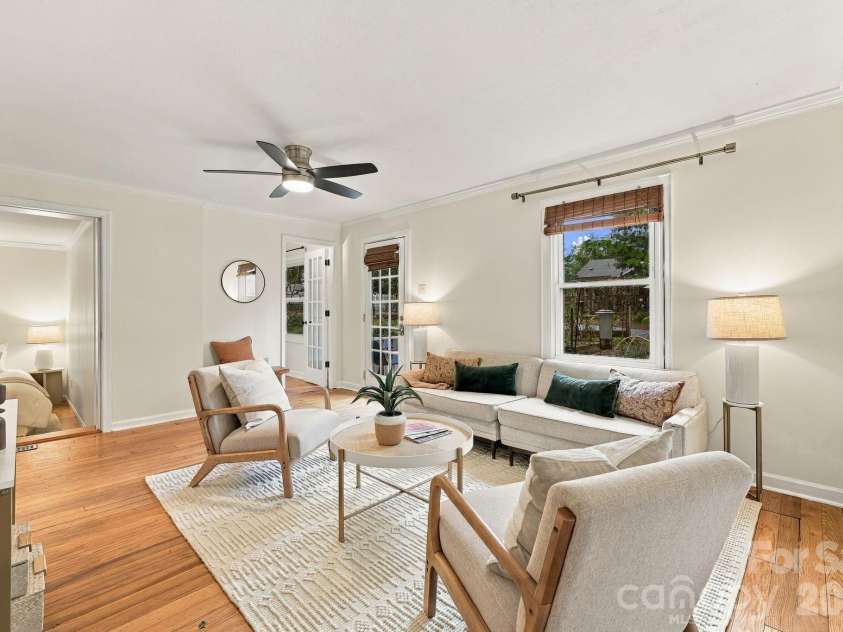 21 Balsam Avenue, Asheville, NC 28806.  MLS# CAR4423009, YatesRealty ID 52913. 
