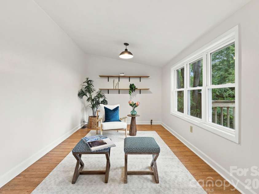 21 Balsam Avenue, Asheville, NC 28806.  MLS# CAR4423009, YatesRealty ID 52913. 