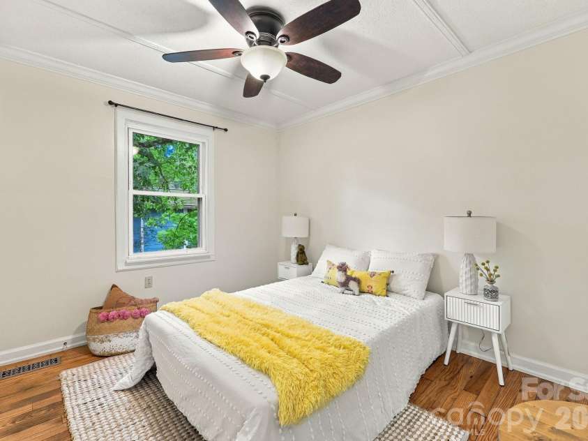 21 Balsam Avenue, Asheville, NC 28806.  MLS# CAR4423009, YatesRealty ID 52913. Bedroom #2