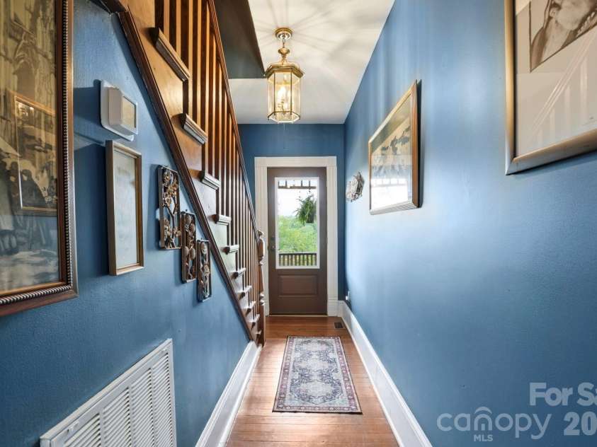 60 Roberts Street, Asheville, NC 28801.  MLS# CAR4427697, YatesRealty ID 52914. 