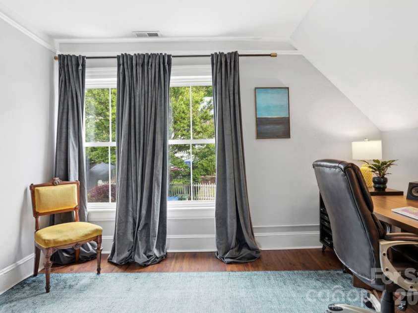 60 Roberts Street, Asheville, NC 28801.  MLS# CAR4427697, YatesRealty ID 52914. 