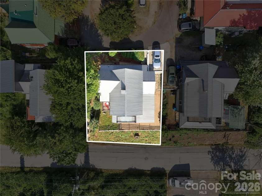 60 Roberts Street, Asheville, NC 28801.  MLS# CAR4427697, YatesRealty ID 52914. 