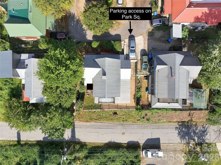 60 Roberts Street, Asheville, NC 28801.  MLS# CAR4427697, YatesRealty ID 52914. 