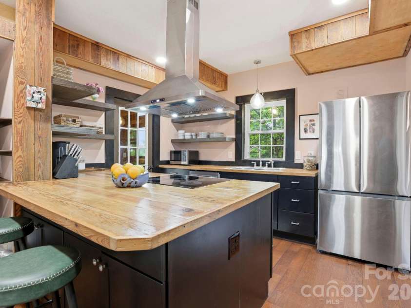 60 Roberts Street, Asheville, NC 28801.  MLS# CAR4427697, YatesRealty ID 52914. Updated kitchen