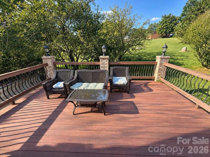 5980 Willowbottom Road, Hickory, NC 28602.  MLS# CAR4426614, YatesRealty ID 52915. 