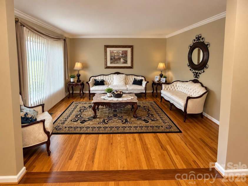 5980 Willowbottom Road, Hickory, NC 28602.  MLS# CAR4426614, YatesRealty ID 52915. 
