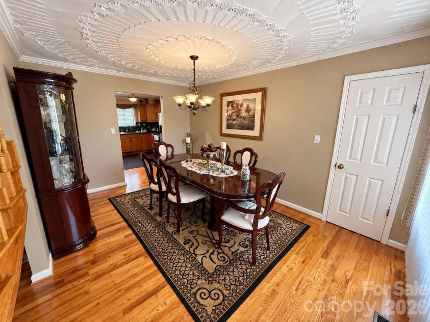 5980 Willowbottom Road, Hickory, NC 28602.  MLS# CAR4426614, YatesRealty ID 52915. 