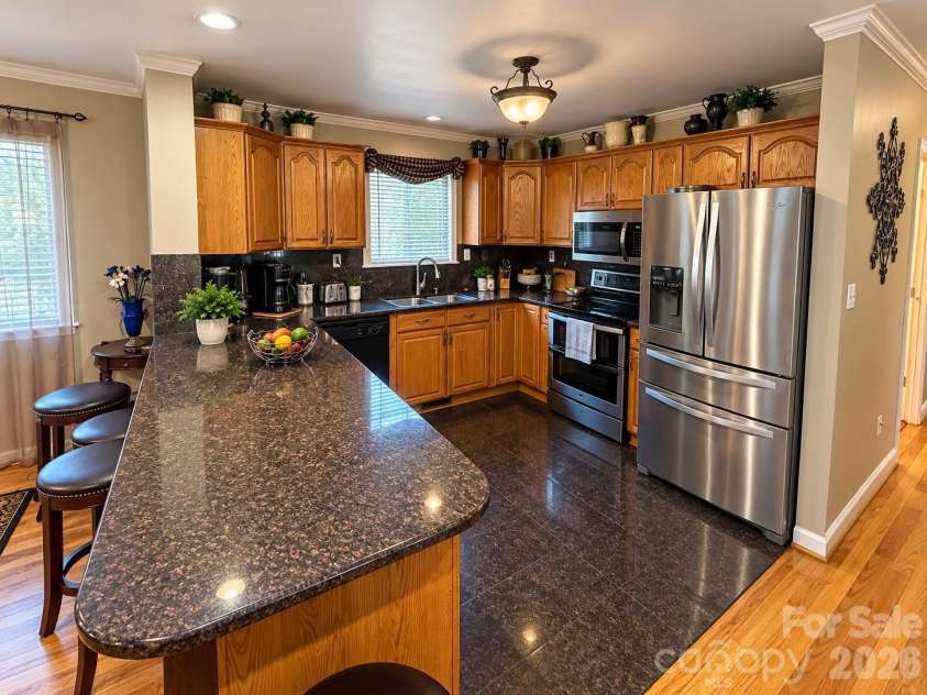 5980 Willowbottom Road, Hickory, NC 28602.  MLS# CAR4426614, YatesRealty ID 52915. 