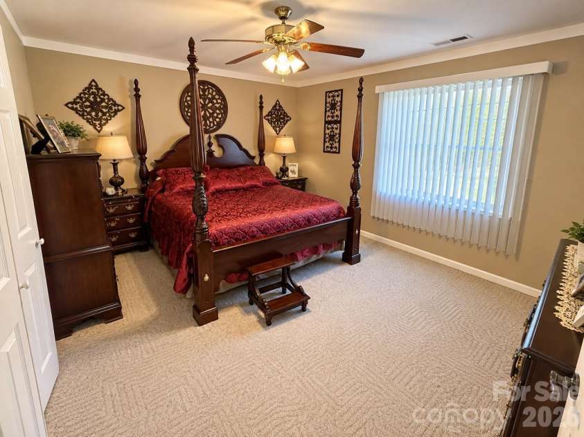 5980 Willowbottom Road, Hickory, NC 28602.  MLS# CAR4426614, YatesRealty ID 52915. 