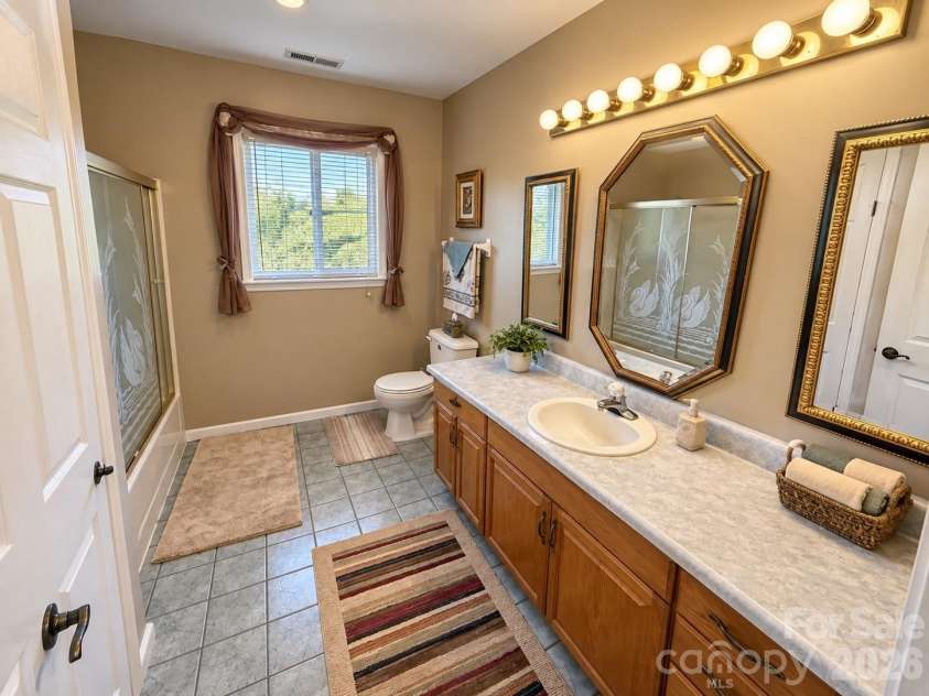 5980 Willowbottom Road, Hickory, NC 28602.  MLS# CAR4426614, YatesRealty ID 52915. 