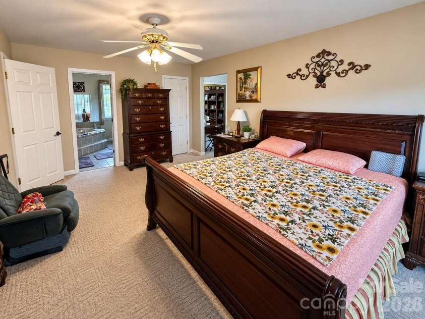 5980 Willowbottom Road, Hickory, NC 28602.  MLS# CAR4426614, YatesRealty ID 52915. 