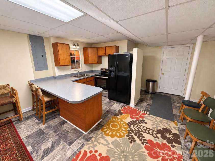5980 Willowbottom Road, Hickory, NC 28602.  MLS# CAR4426614, YatesRealty ID 52915. 