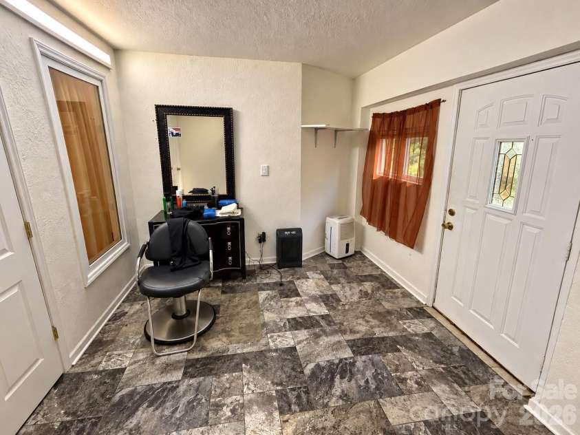 5980 Willowbottom Road, Hickory, NC 28602.  MLS# CAR4426614, YatesRealty ID 52915. 