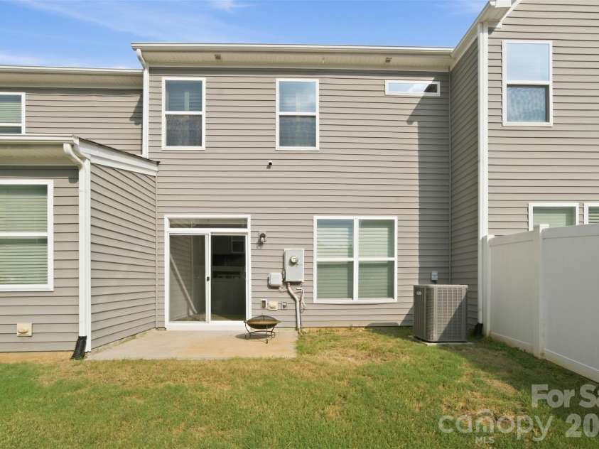 13422 Savannah Point Drive, Charlotte, NC 28273.  MLS# CAR4428290, YatesRealty ID 52916. 
