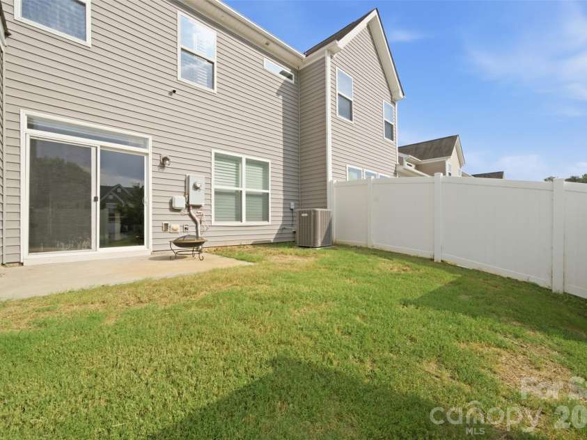 13422 Savannah Point Drive, Charlotte, NC 28273.  MLS# CAR4428290, YatesRealty ID 52916. 