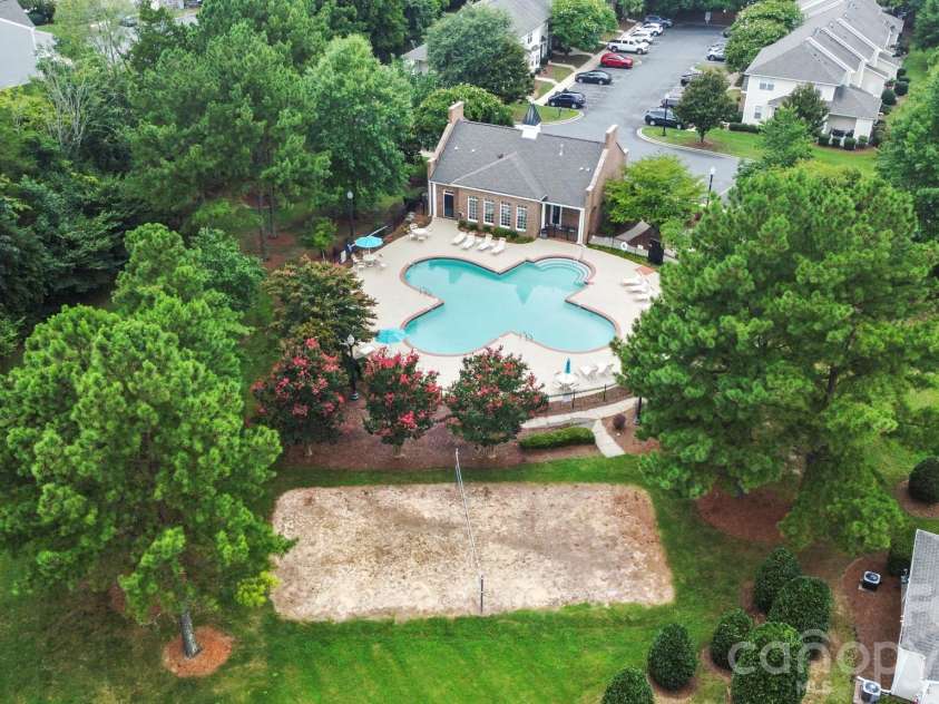 13422 Savannah Point Drive, Charlotte, NC 28273.  MLS# CAR4428290, YatesRealty ID 52916. Community Pool