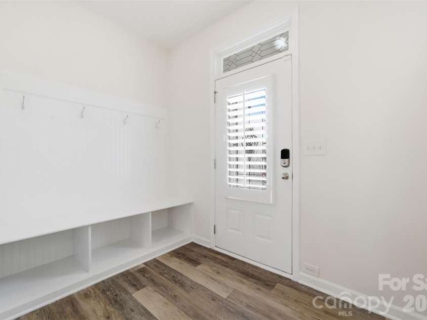13422 Savannah Point Drive, Charlotte, NC 28273.  MLS# CAR4428290, YatesRealty ID 52916. Foyer with drop zone