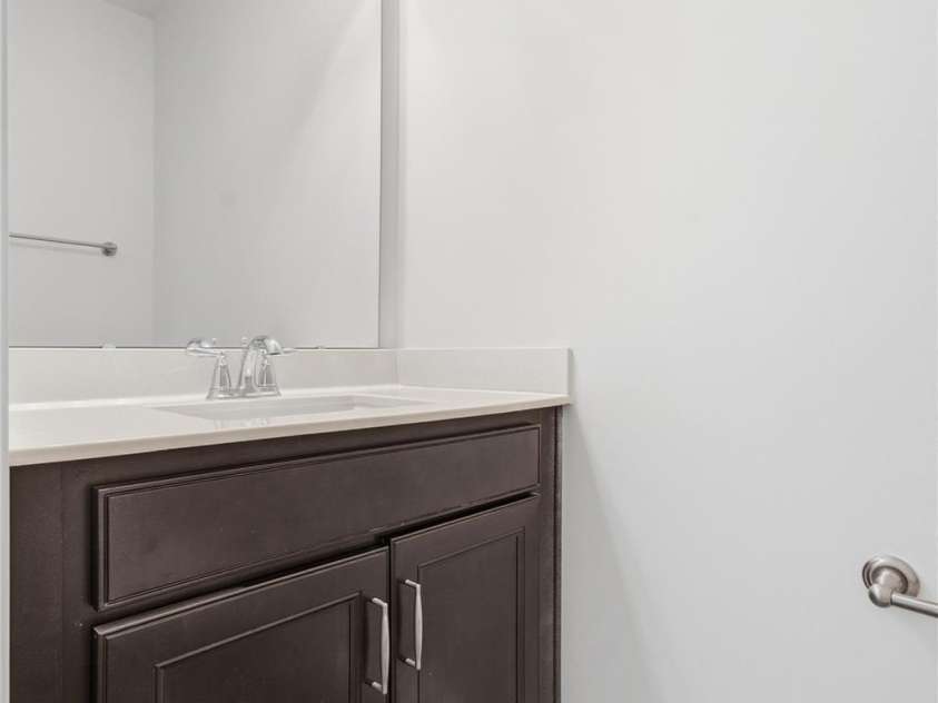 13422 Savannah Point Drive, Charlotte, NC 28273.  MLS# CAR4428290, YatesRealty ID 52916. Half Bath
