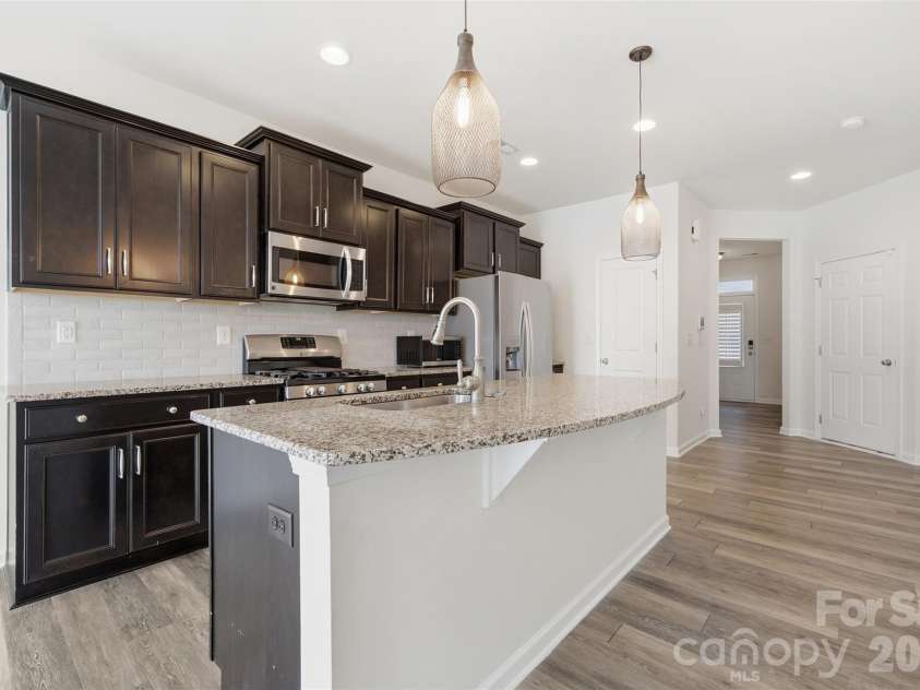 13422 Savannah Point Drive, Charlotte, NC 28273.  MLS# CAR4428290, YatesRealty ID 52916. Kitchen