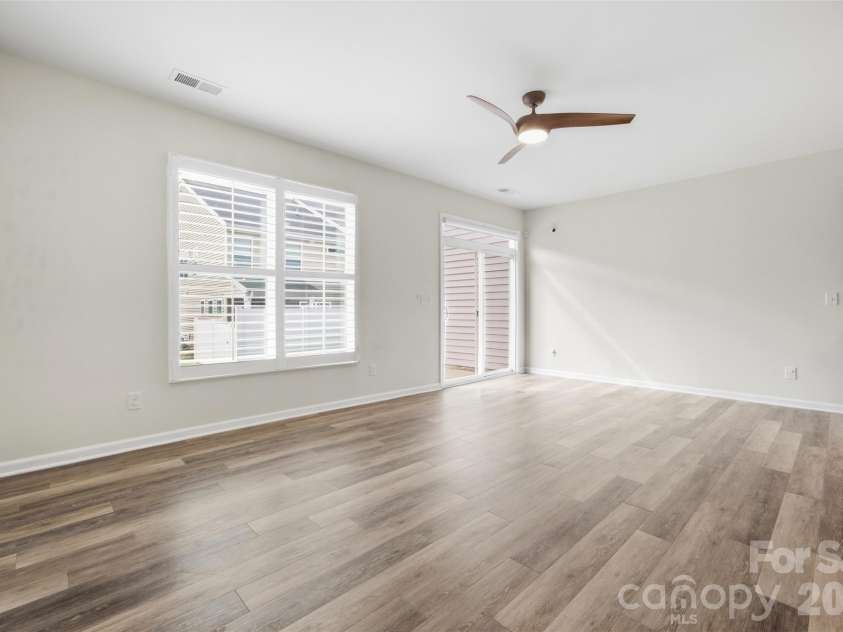 13422 Savannah Point Drive, Charlotte, NC 28273.  MLS# CAR4428290, YatesRealty ID 52916. Living Room