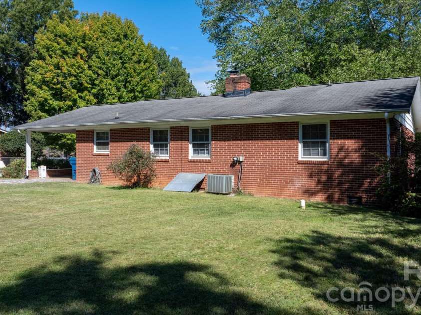 1416 36th Avenue, Hickory, NC 28601.  MLS# CAR4428325, YatesRealty ID 52918. 