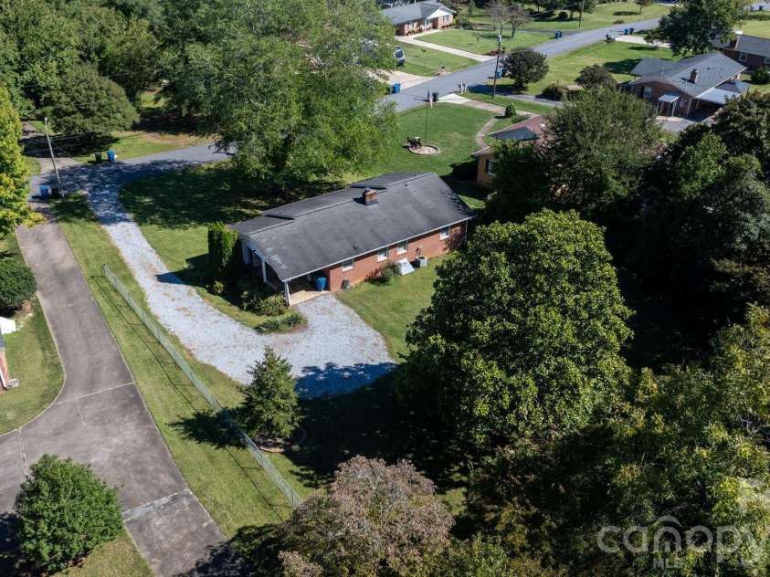 1416 36th Avenue, Hickory, NC 28601.  MLS# CAR4428325, YatesRealty ID 52918. 