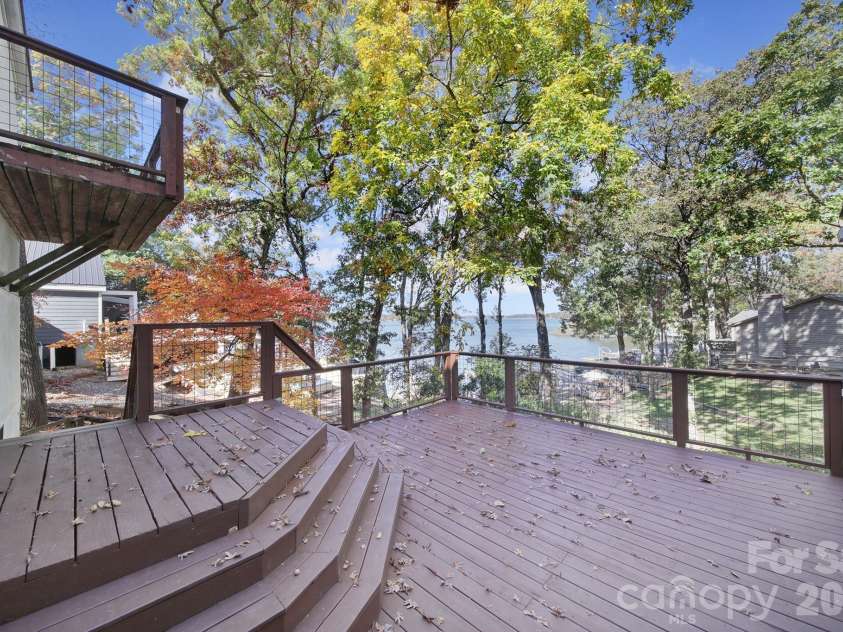 7005 Tega Cay Drive, Tega Cay, SC 29708.  MLS# CAR4319146, YatesRealty ID 5292. 