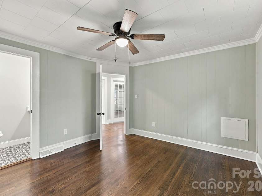 516 Englewood Street, Concord, NC 28025.  MLS# CAR4428466, YatesRealty ID 52921. 