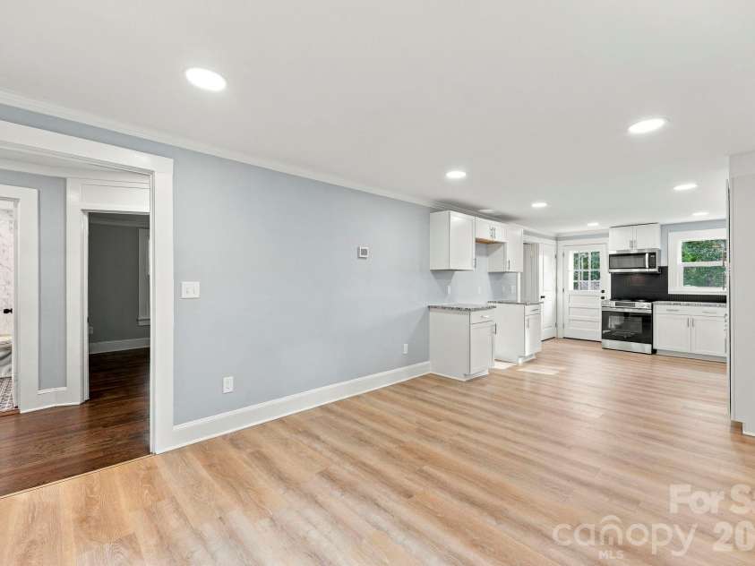 516 Englewood Street, Concord, NC 28025.  MLS# CAR4428466, YatesRealty ID 52921. 