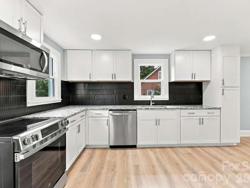516 Englewood Street, Concord, NC 28025.  MLS# CAR4428466, YatesRealty ID 52921. 
