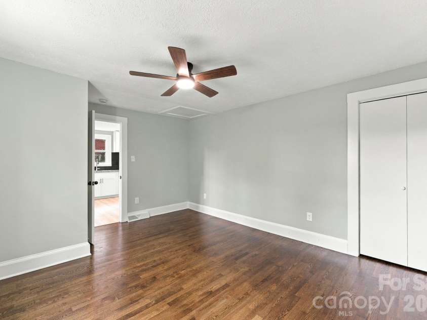 516 Englewood Street, Concord, NC 28025.  MLS# CAR4428466, YatesRealty ID 52921. 