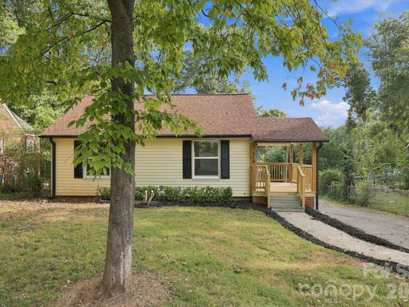 516 Englewood Street, Concord, NC 28025.  MLS# CAR4428466, YatesRealty ID 52921. 