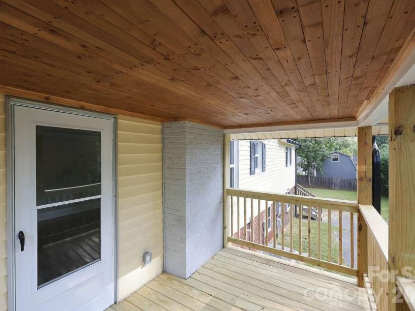 516 Englewood Street, Concord, NC 28025.  MLS# CAR4428466, YatesRealty ID 52921. 