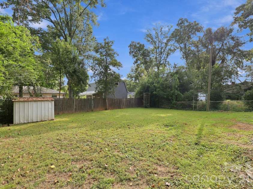 516 Englewood Street, Concord, NC 28025.  MLS# CAR4428466, YatesRealty ID 52921. 