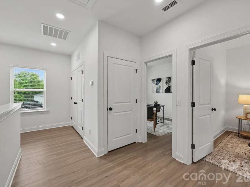 45 13th Street, Newton, NC 28658.  MLS# CAR4428128, YatesRealty ID 52922. Easy flow throughout the upper level.