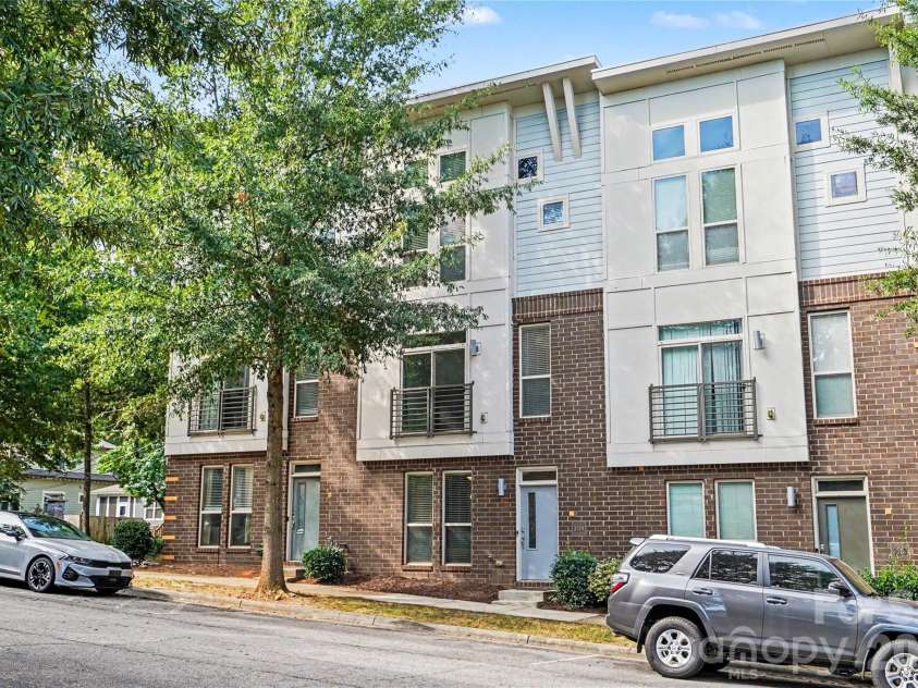 3509 Artists Way, Charlotte, NC 28205.  MLS# CAR4427885, YatesRealty ID 52926. 