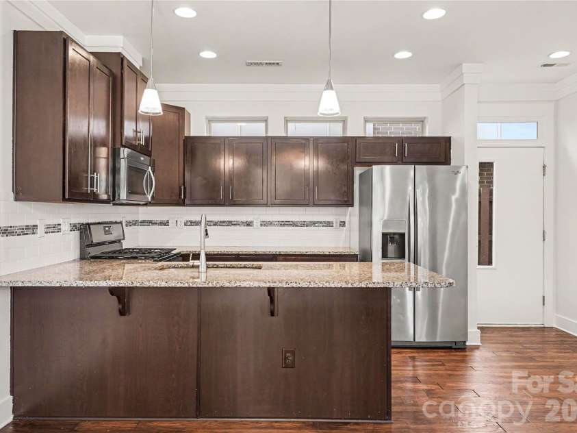 3509 Artists Way, Charlotte, NC 28205.  MLS# CAR4427885, YatesRealty ID 52926. 