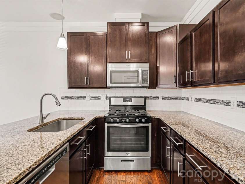3509 Artists Way, Charlotte, NC 28205.  MLS# CAR4427885, YatesRealty ID 52926. 