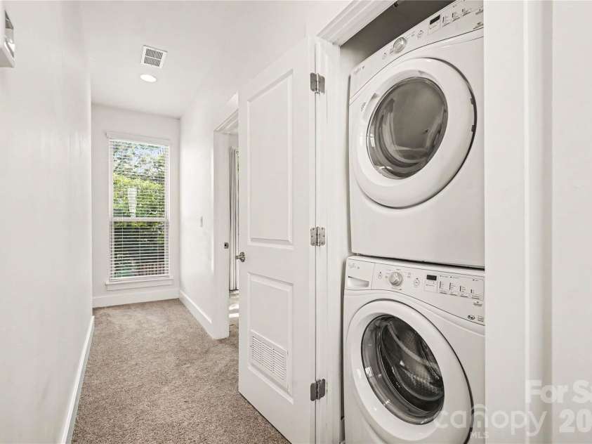 3509 Artists Way, Charlotte, NC 28205.  MLS# CAR4427885, YatesRealty ID 52926. 