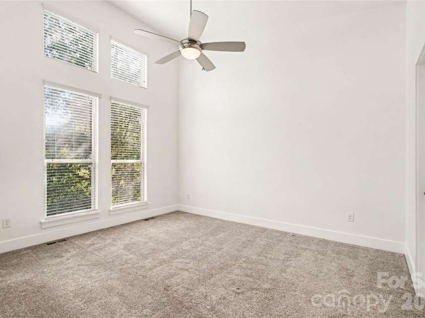 3509 Artists Way, Charlotte, NC 28205.  MLS# CAR4427885, YatesRealty ID 52926. 