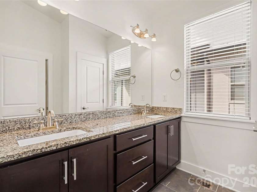 3509 Artists Way, Charlotte, NC 28205.  MLS# CAR4427885, YatesRealty ID 52926. 