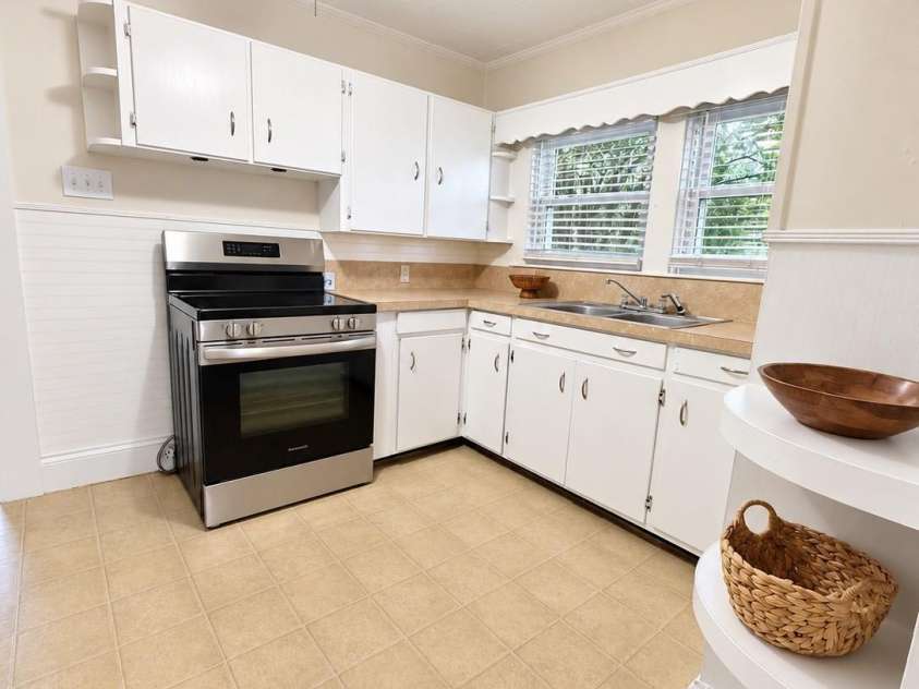 4686 Sawmills School Road, Granite Falls, NC 28630.  MLS# CAR4428012, YatesRealty ID 52928. Kitchen