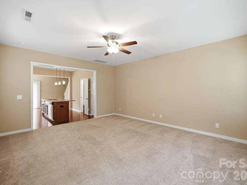 12766 Livengood Lane, Charlotte, NC 28269.  MLS# CAR4428024, YatesRealty ID 52929. 