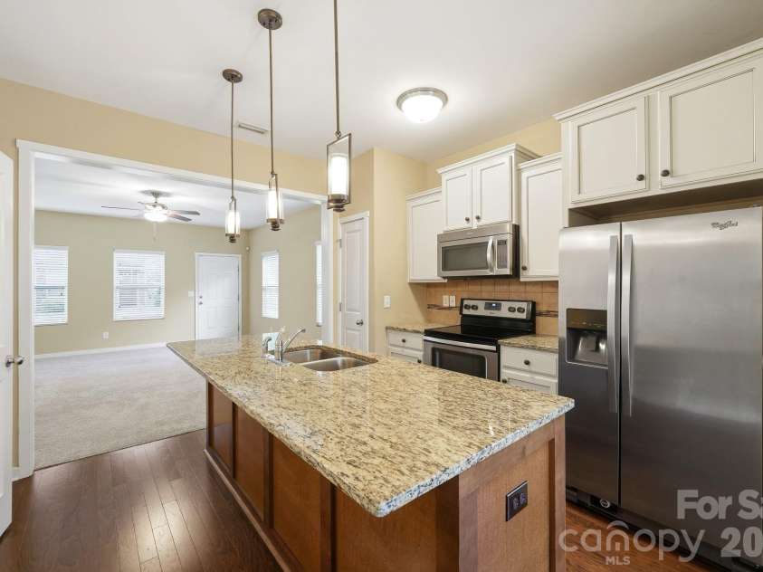 12766 Livengood Lane, Charlotte, NC 28269.  MLS# CAR4428024, YatesRealty ID 52929. 