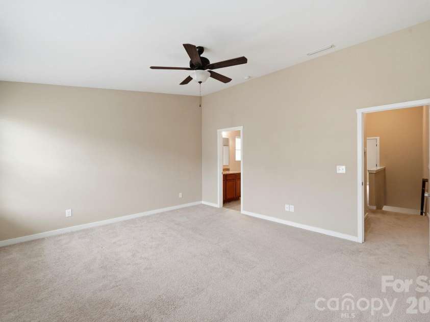 12766 Livengood Lane, Charlotte, NC 28269.  MLS# CAR4428024, YatesRealty ID 52929. 