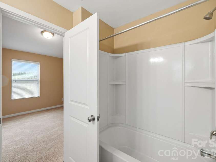 12766 Livengood Lane, Charlotte, NC 28269.  MLS# CAR4428024, YatesRealty ID 52929. 