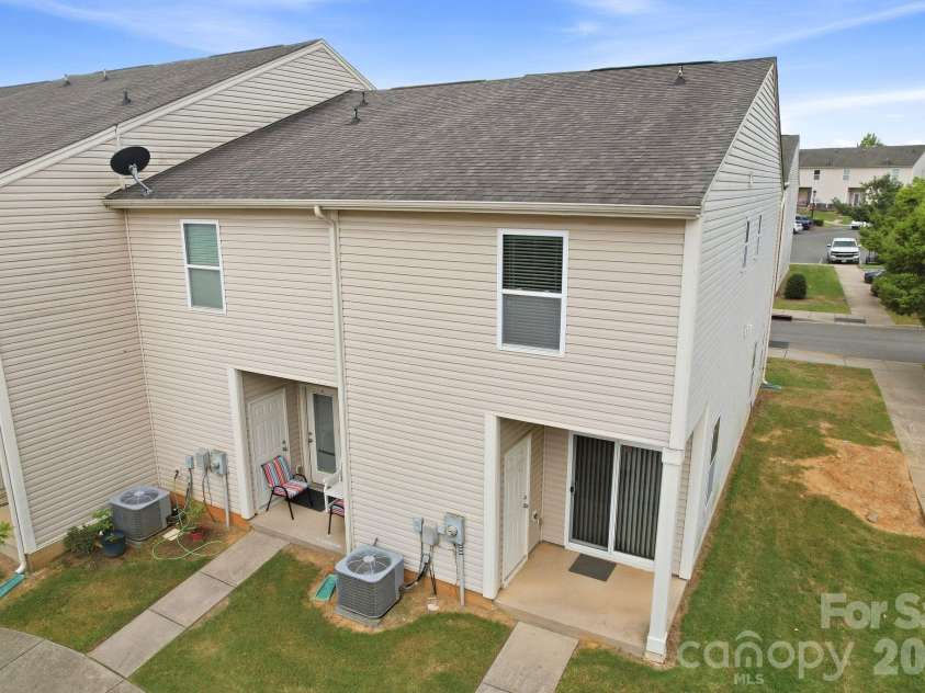 12766 Livengood Lane, Charlotte, NC 28269.  MLS# CAR4428024, YatesRealty ID 52929. 