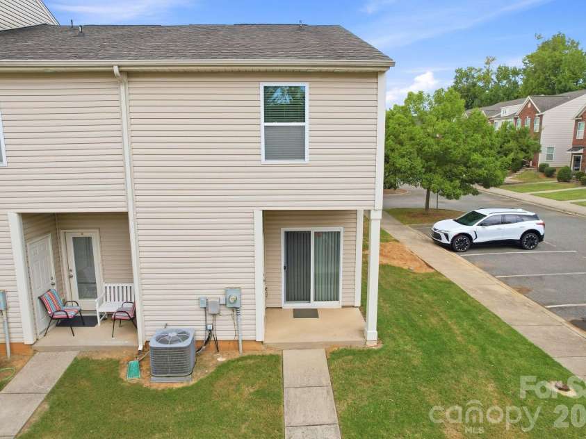 12766 Livengood Lane, Charlotte, NC 28269.  MLS# CAR4428024, YatesRealty ID 52929. 