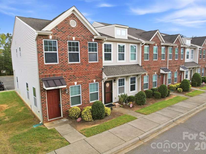 12766 Livengood Lane, Charlotte, NC 28269.  MLS# CAR4428024, YatesRealty ID 52929. 